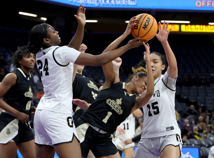 Bishop Montgomery vs Bishop O'Dowd CIF State D1 Final March 8, 2024 Photo-Dennis Lee59